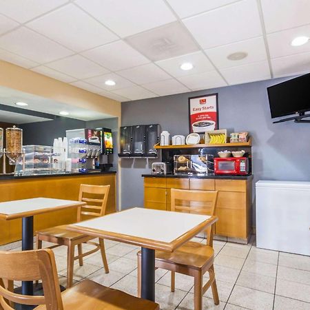 Econo Lodge Inn & Suites I-35 At Shawnee Mission Overland Park Buitenkant foto