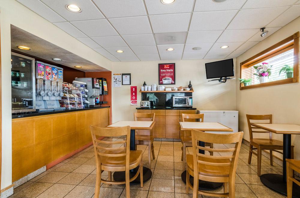 Econo Lodge Inn & Suites I-35 At Shawnee Mission Overland Park Buitenkant foto