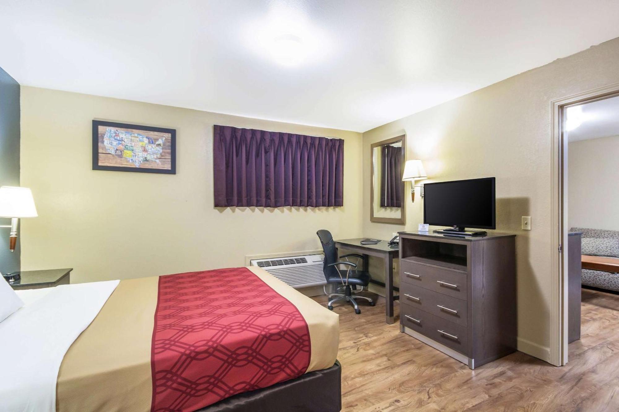 Econo Lodge Inn & Suites I-35 At Shawnee Mission Overland Park Buitenkant foto
