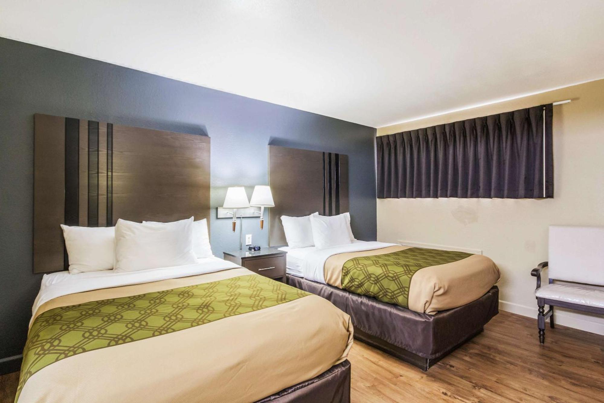 Econo Lodge Inn & Suites I-35 At Shawnee Mission Overland Park Buitenkant foto